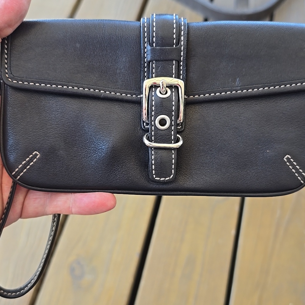 Coack Dark Cocoa Leather Wristlet Clutch w/Stiching & Buckle Accent Great Cond.! - Picture 7 of 7